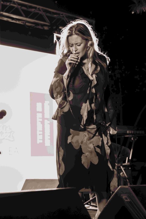 "ΖΩ ΚΑΙ ΤΡΑΓΟΥΔΩ ΔΕΝ ΕΞΑΡΤΩΜΑΙ 2024"