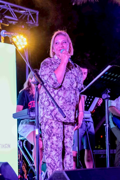 "ΖΩ ΚΑΙ ΤΡΑΓΟΥΔΩ ΔΕΝ ΕΞΑΡΤΩΜΑΙ 2024"