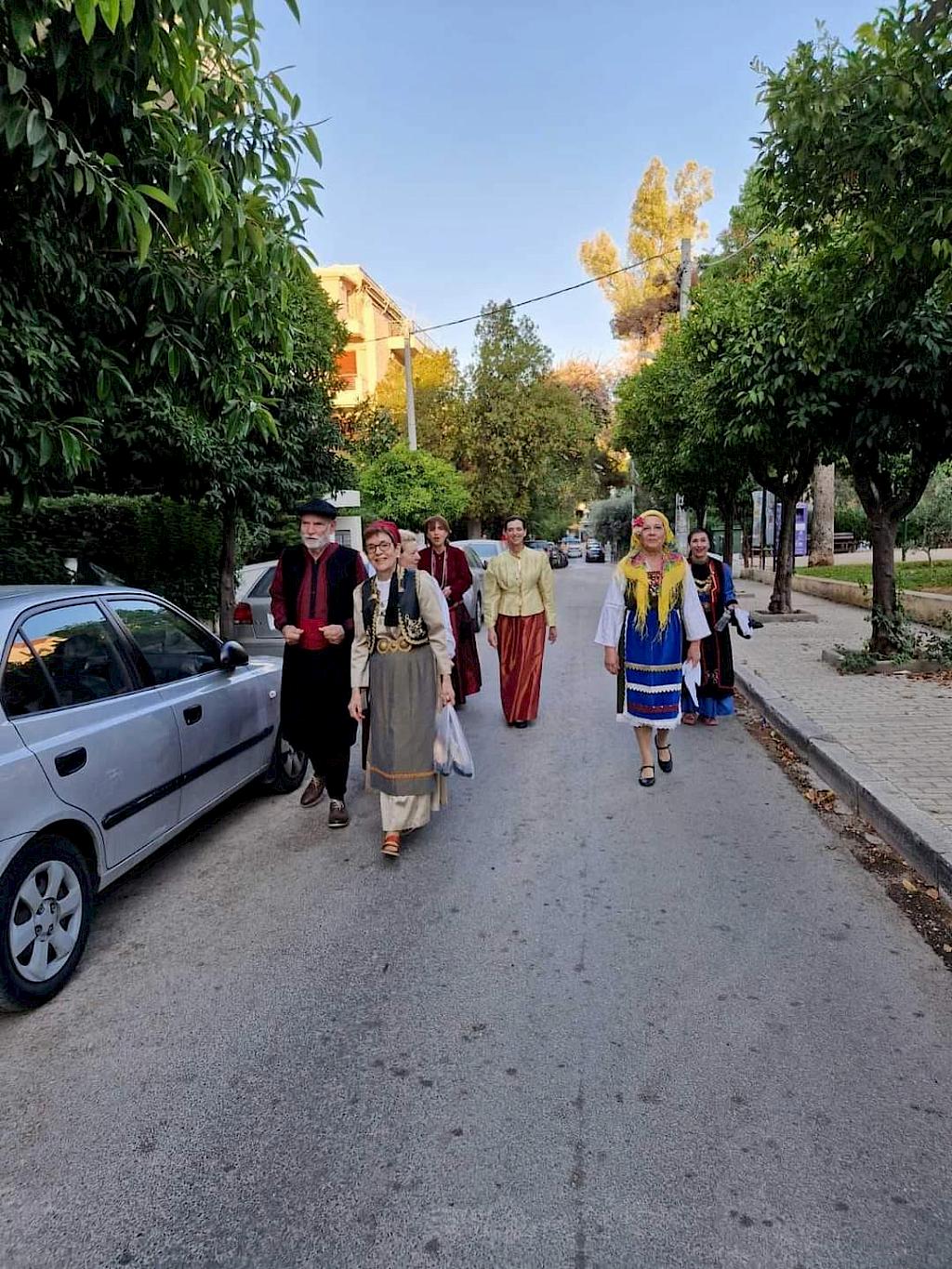 Ας αρχίσουν οι χοροί! Από την Θράκη έως την Κρήτη!