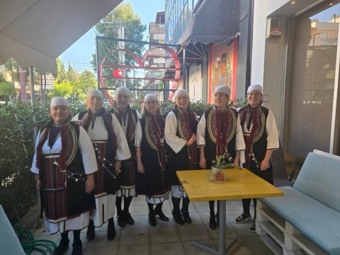 Με ενα λαούτο κι ένα βιολι...