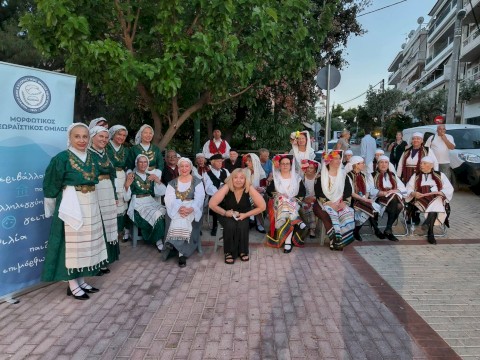 Με ενα λαούτο κι ένα βιολι...