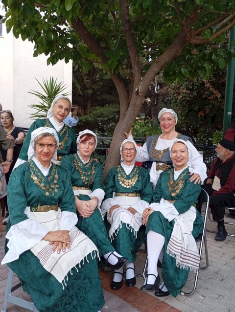 Με ενα λαούτο κι ένα βιολι...
