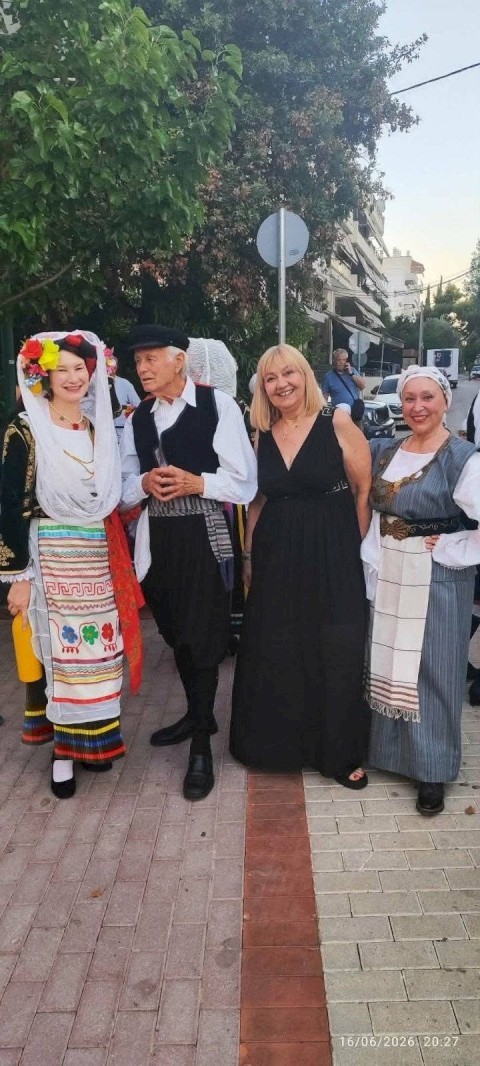 Με ενα λαούτο κι ένα βιολι...